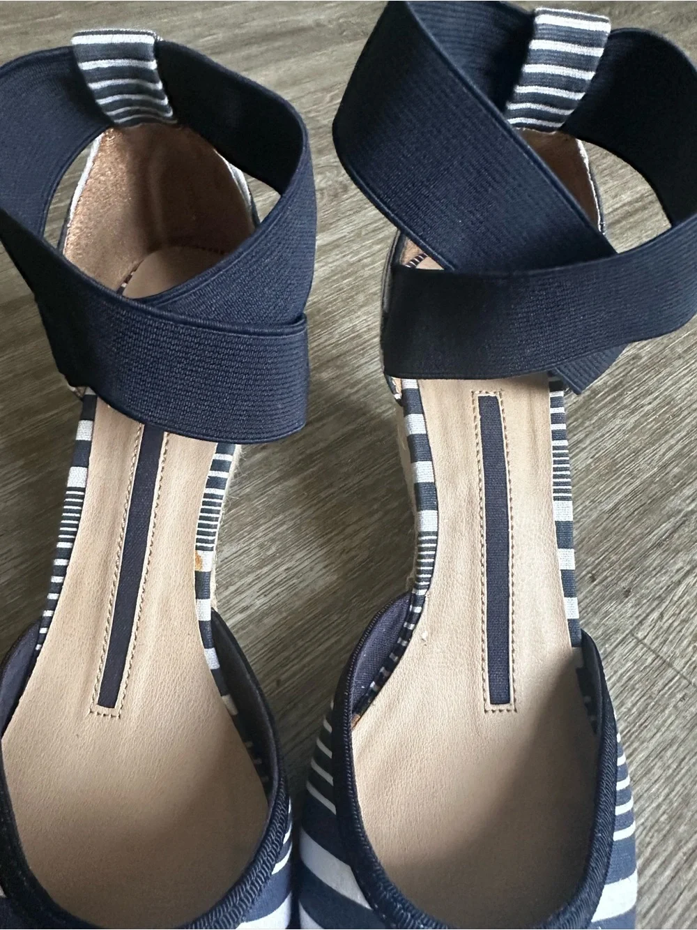 new directions Navy & White Striped Espadrille Wedge Sandals size 8.